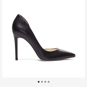 Sleek Black Stiletto Heels with Pointed Toe